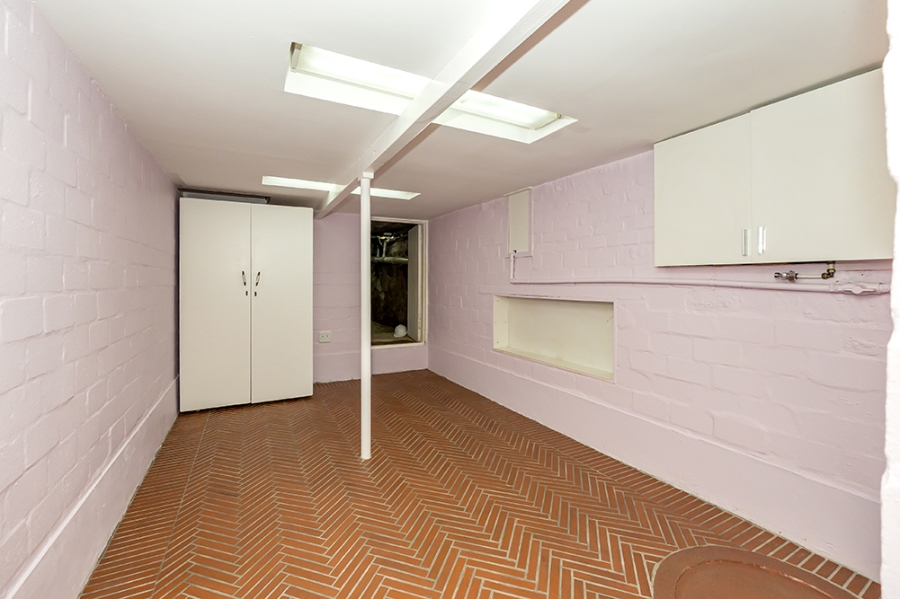 To Let 2 Bedroom Property for Rent in Woodstock Western Cape